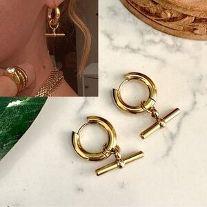 2/$30🌵 Chunky Gold Tone T Bar Huggies Hoop Earrings Metal Bar Jewelry Gift NEW
